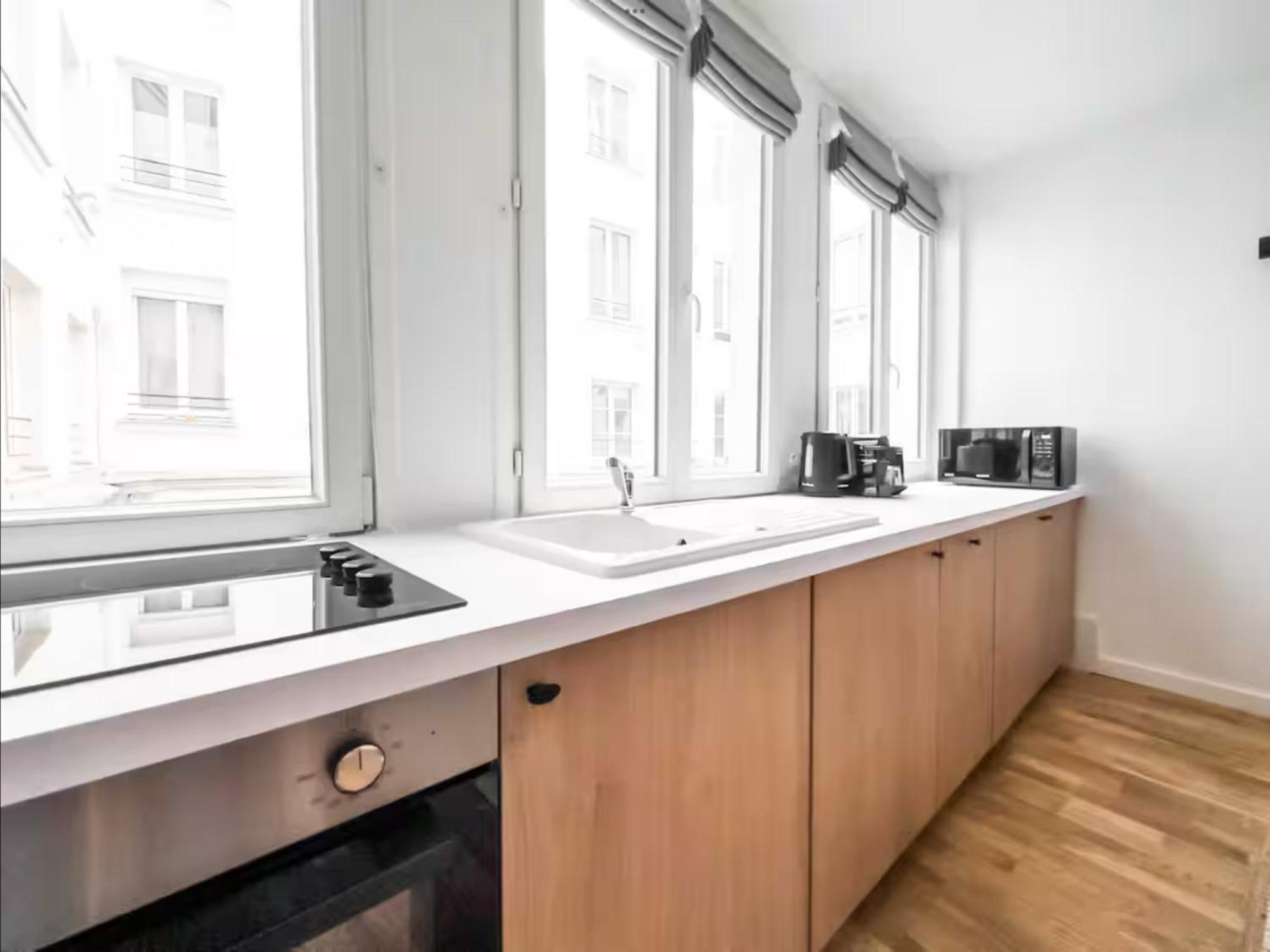 Suite-appartement 4stars Pour 6 A 10 Min Du Marais Apartment